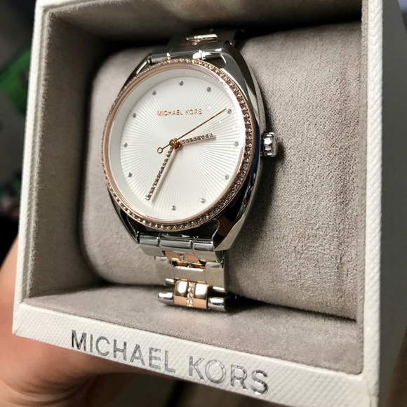 Brand new Michael Kors watch (never worn) - Picture 2 of 2